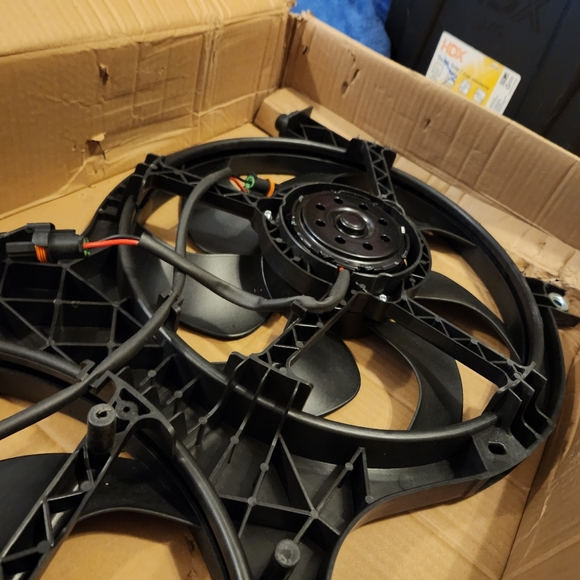 Radiator Cooling Fan Replacement For 2013-2019 Nissan Pathfinder 2014-2019 - Picture 6 of 7